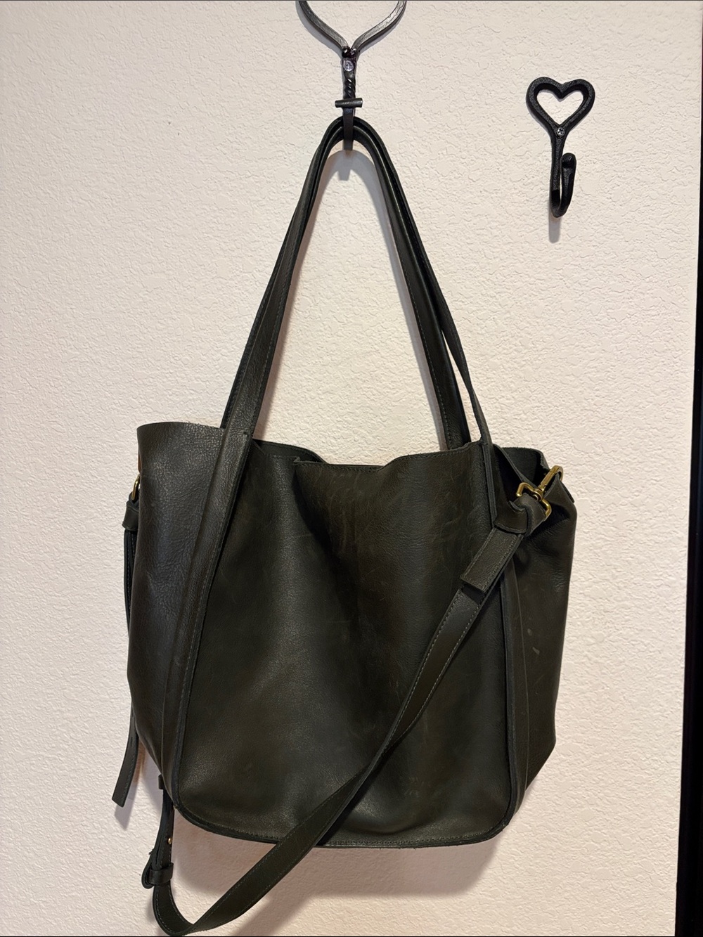Madewell Classic Women’s Leather Tote Bag in Dark Green
In excellent condition - Picture 2 of 4
